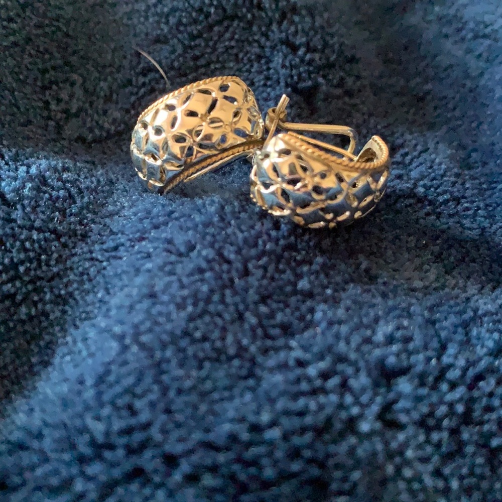 925 14k Andrea Candela semi hoop flower patterned earrings